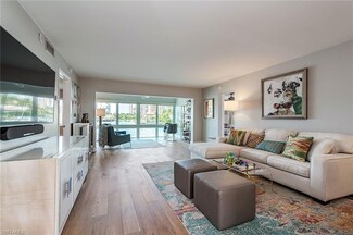 4155 Crayton Rd Unit 203, Naples, FL 34103