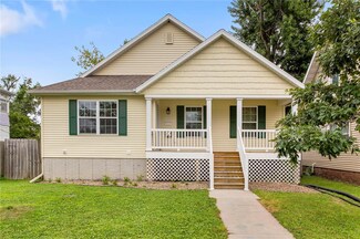 1123 10th St NW, Cedar Rapids, IA 52405