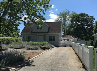 84 Kelsey Place, Madison, CT 06443