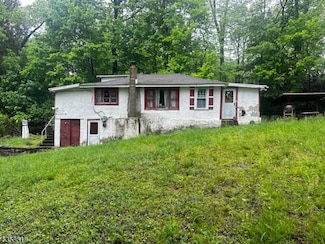 13 Maine St, Lake Hopatcong, NJ 07849