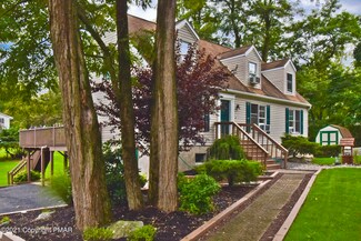 555 Colonial Dr, Stroudsburg, PA 18360