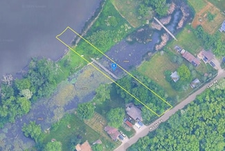 26572 W Lake Rd, Antioch, IL 60002