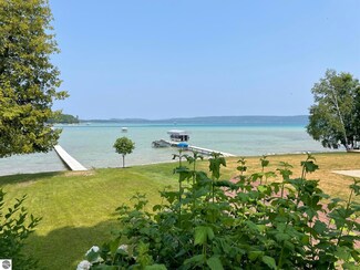6922 W Macfarlane Rd, Glen Arbor, MI 49636