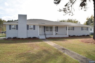 420 Belmar Cir, Gadsden, AL 35905