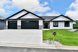 633 Manheim Ave, Saint Charles, MN 55972