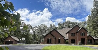 847 Woodland Hills Dr, Mountain View, AR 72560