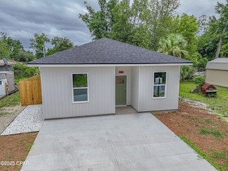 825 E 12th St, Panama City, FL 32401