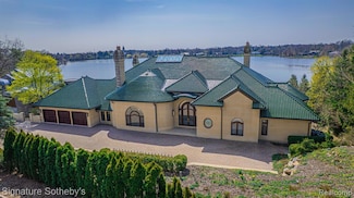 1567 Island Ln, Bloomfield Hills, MI 48302