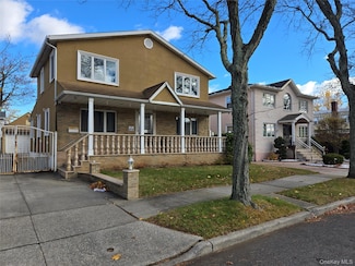 8143 262nd St, Glen Oaks, NY 11004