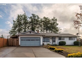 2455 Commercial St, North Bend, OR 97459