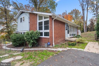 5625 Dover Ct, Alexandria, VA 22312