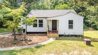 5582 Davis Rd, Walkertown, NC 27051