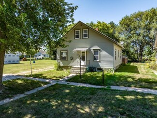 311 S 13th Ave, Broken Bow, NE 68822
