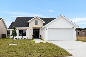 726 Saint Vincent Dr, Alamo, TX 78516
