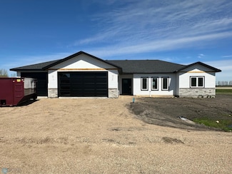 106 Pine Dr, Hankinson, ND 58041
