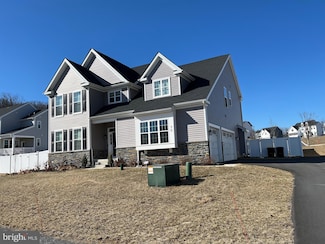 70 Kate Ct, Williams Township, PA 18042