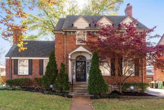 7448 Cromwell Dr, Saint Louis, MO 63105
