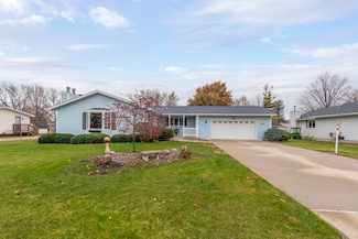 814 Duroe St, Jesup, IA 50648