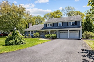 7 Sandra Dr, Bristol, RI 02809