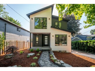 7316 SW Brier Place, Portland, OR 97219