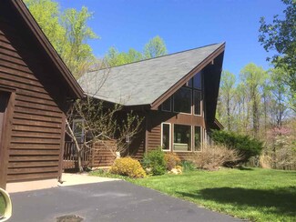 6925 N Tunnel Rd, Unionville, IN 47468