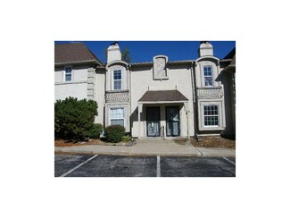 8306 Metcalf Ave, Overland Park, KS 66212