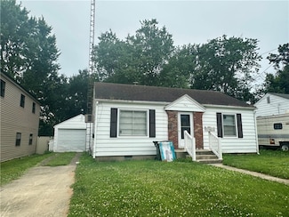 625 Woodlawn Ave, Mattoon, IL 61938