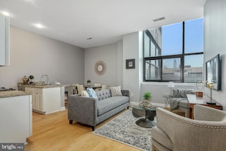 315 Arch St Unit 406, Philadelphia, PA 19106