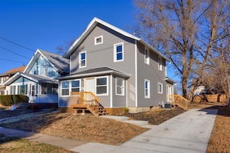1332 E Sheridan Ave, Des Moines, IA 50316