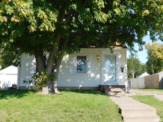 3148 Mckinley Ave, Davenport, IA 52802