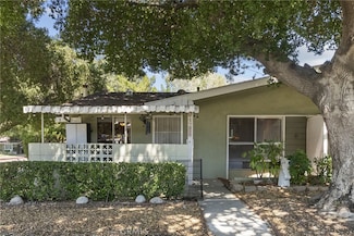 19226 Avenue of The Oaks Unit A, Newhall, CA 91321