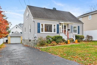 101 Soundview Ave, Fairfield, CT 06825