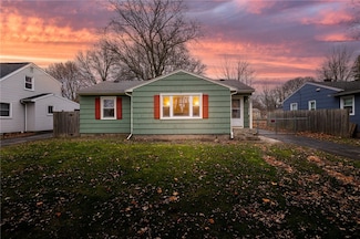 22 Arrowhead Dr, Rochester, NY 14624