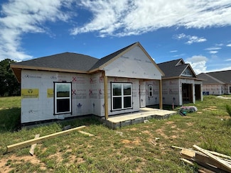 203 Heritage Way, Headland, AL 36345