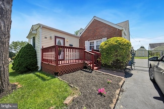 88 Seward Ln, Aston, PA 19014