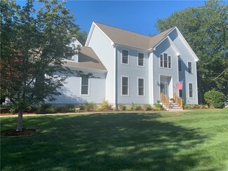 50 Windmill Dr, Wakefield, RI 02879