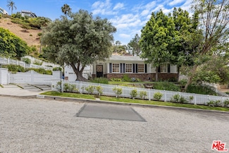 1462 Rising Glen Rd, Los Angeles, CA 90069