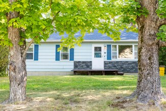 21 Mountainview Dr, Lincoln, ME 04457
