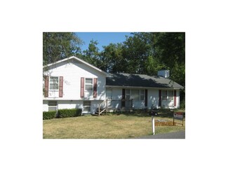6011 NW Martin Dr, Kansas City, MO 64151