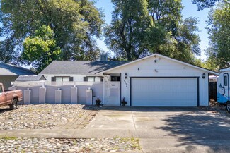 1274 Harpole Rd, Redding, CA 96002
