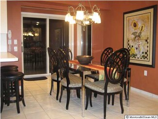 31 Saupe Dr, Manalapan, NJ 07726
