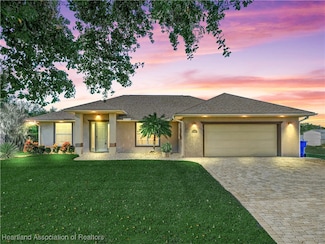 1109 Aston Martin Dr, Sebring, FL 33872