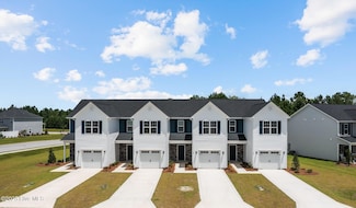 207 Verrazzano Ln, Jacksonville, NC 28546