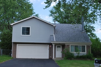 571 White Birch Rd, Lindenhurst, IL 60046