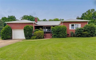 422 Manor Dr, High Point, NC 27260