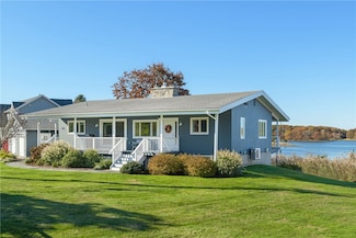 1 Delray Dr, Narragansett, RI 02882