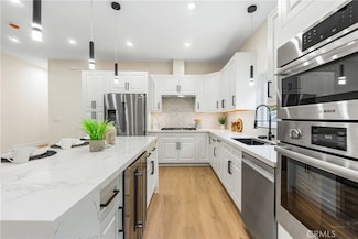 8010 Padre Ln, Los Angeles, CA 90046