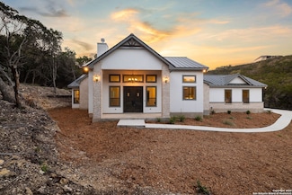 303 Private Road 1733, Mico, TX 78056