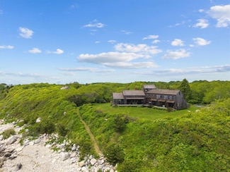 1635 Isabella Beach Rd, Fishers Island, NY 06390