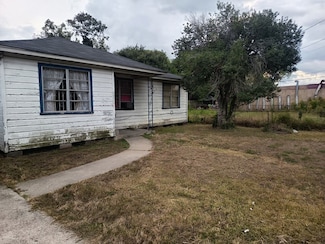 5610 Cavalcade St, Houston, TX 77026